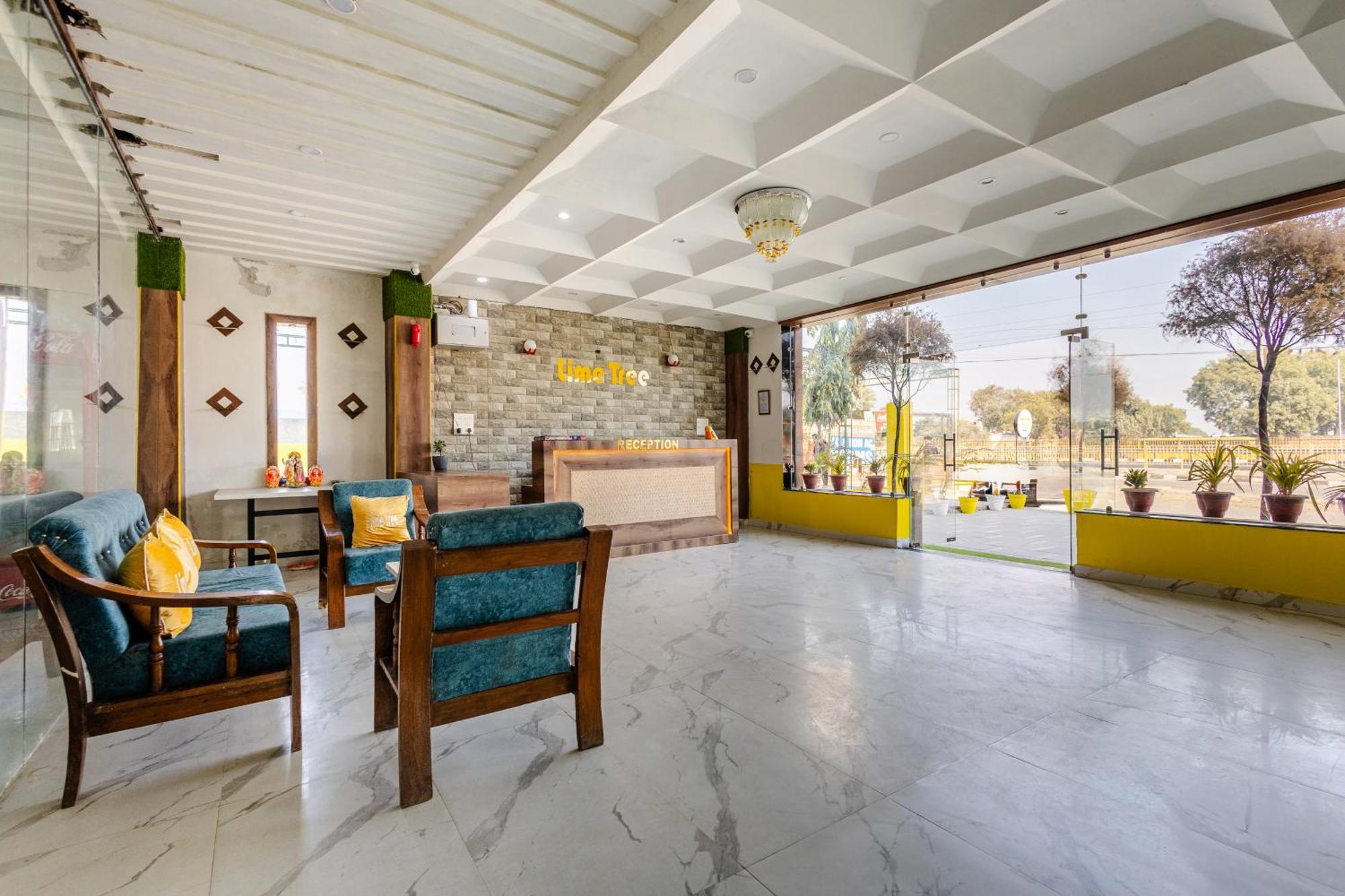Lime Tree Hotel And Banquet Vrindāvan Exteriér fotografie