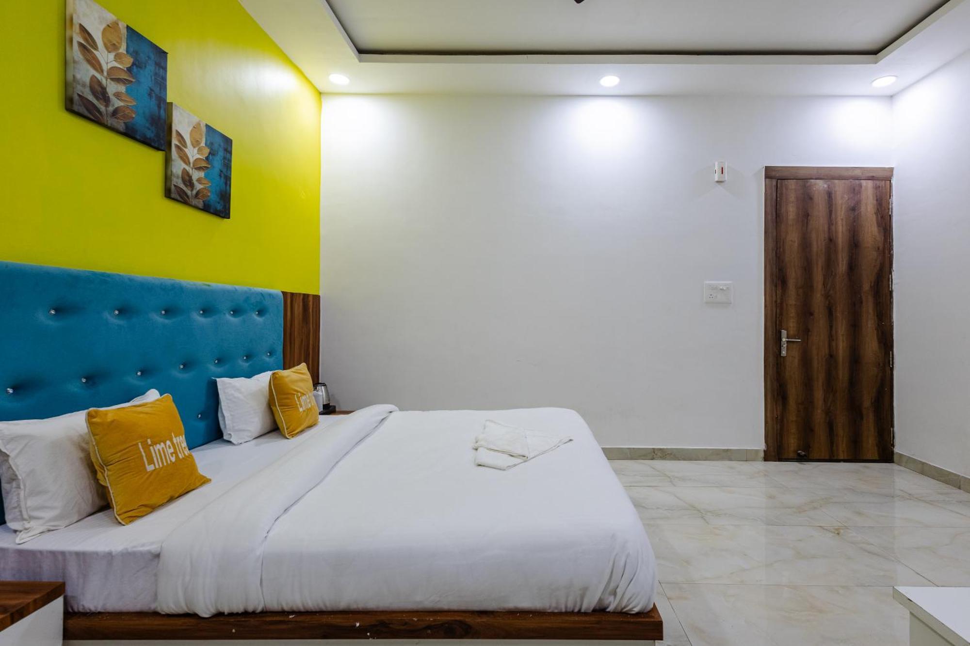 Lime Tree Hotel And Banquet Vrindāvan Exteriér fotografie