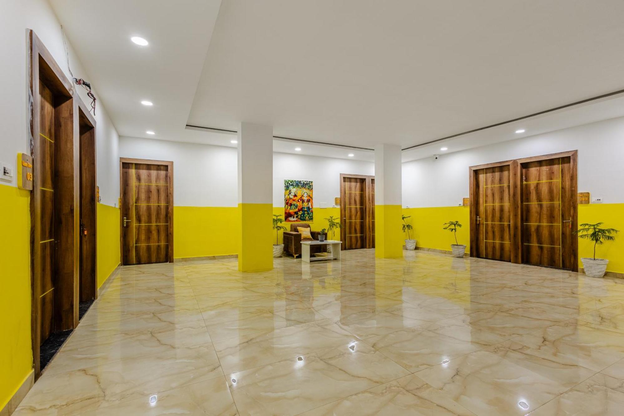Lime Tree Hotel And Banquet Vrindāvan Exteriér fotografie