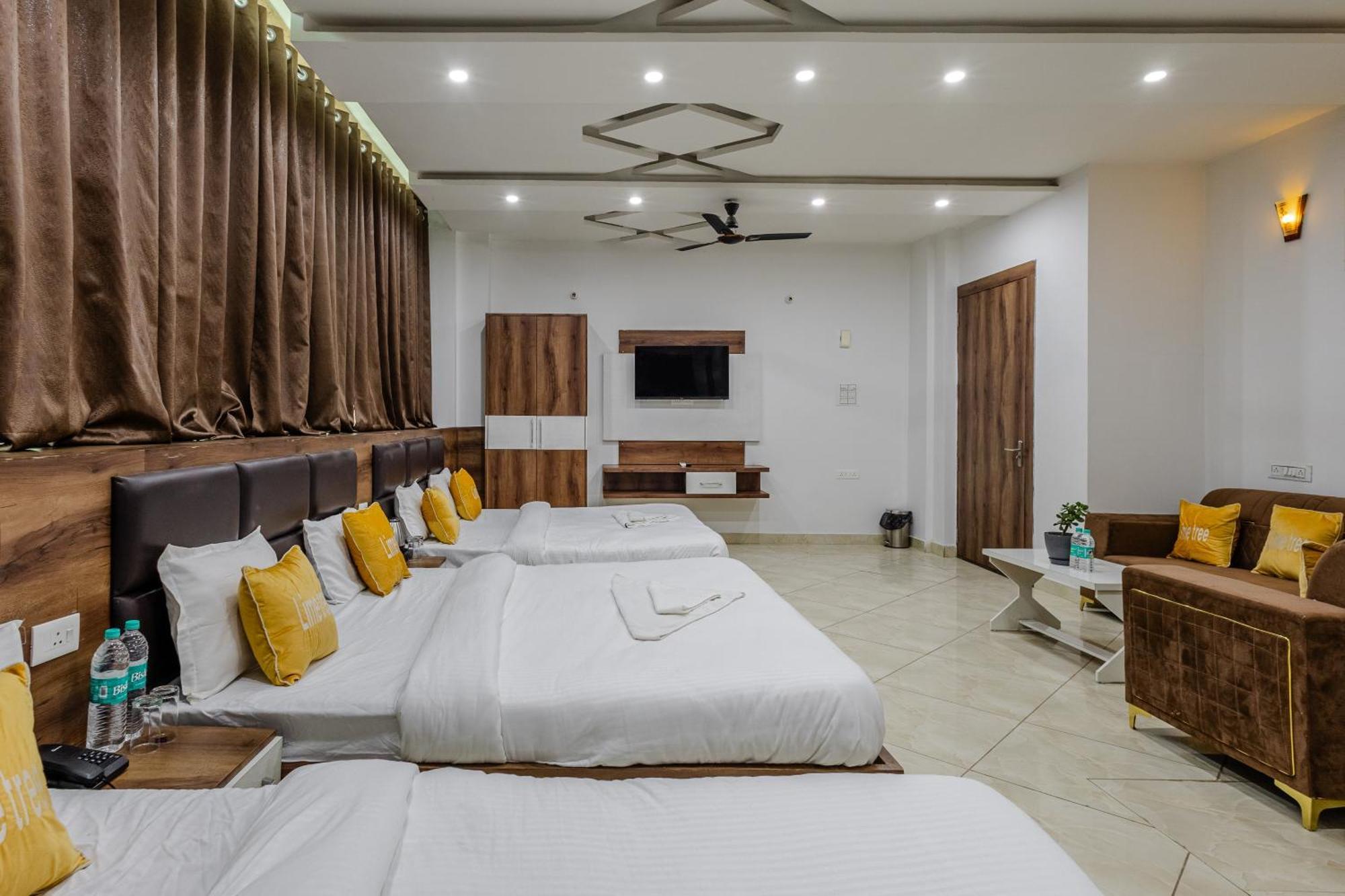 Lime Tree Hotel And Banquet Vrindāvan Exteriér fotografie