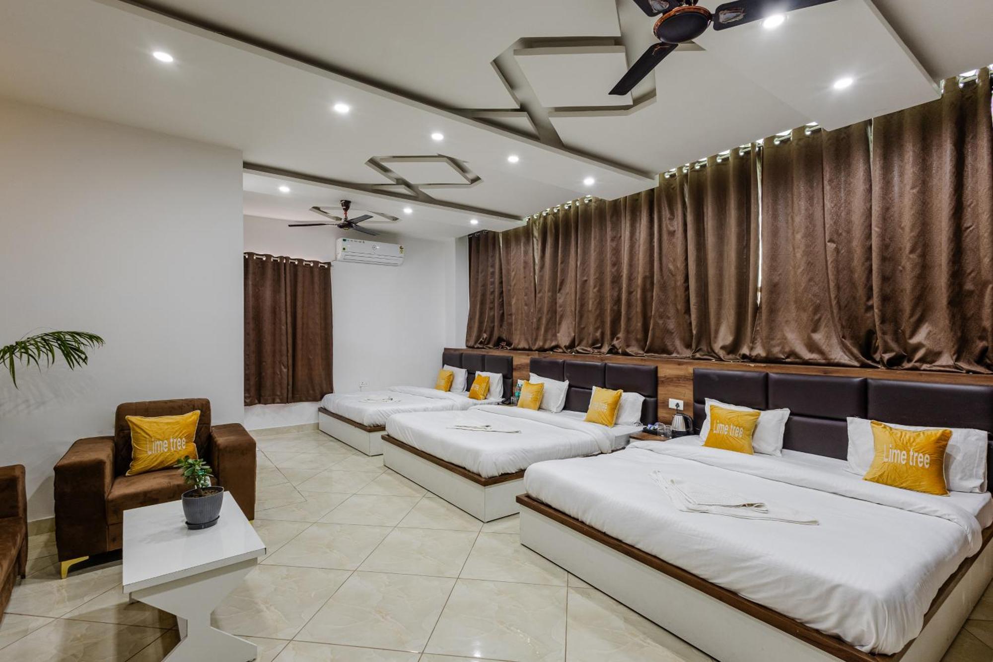 Lime Tree Hotel And Banquet Vrindāvan Exteriér fotografie