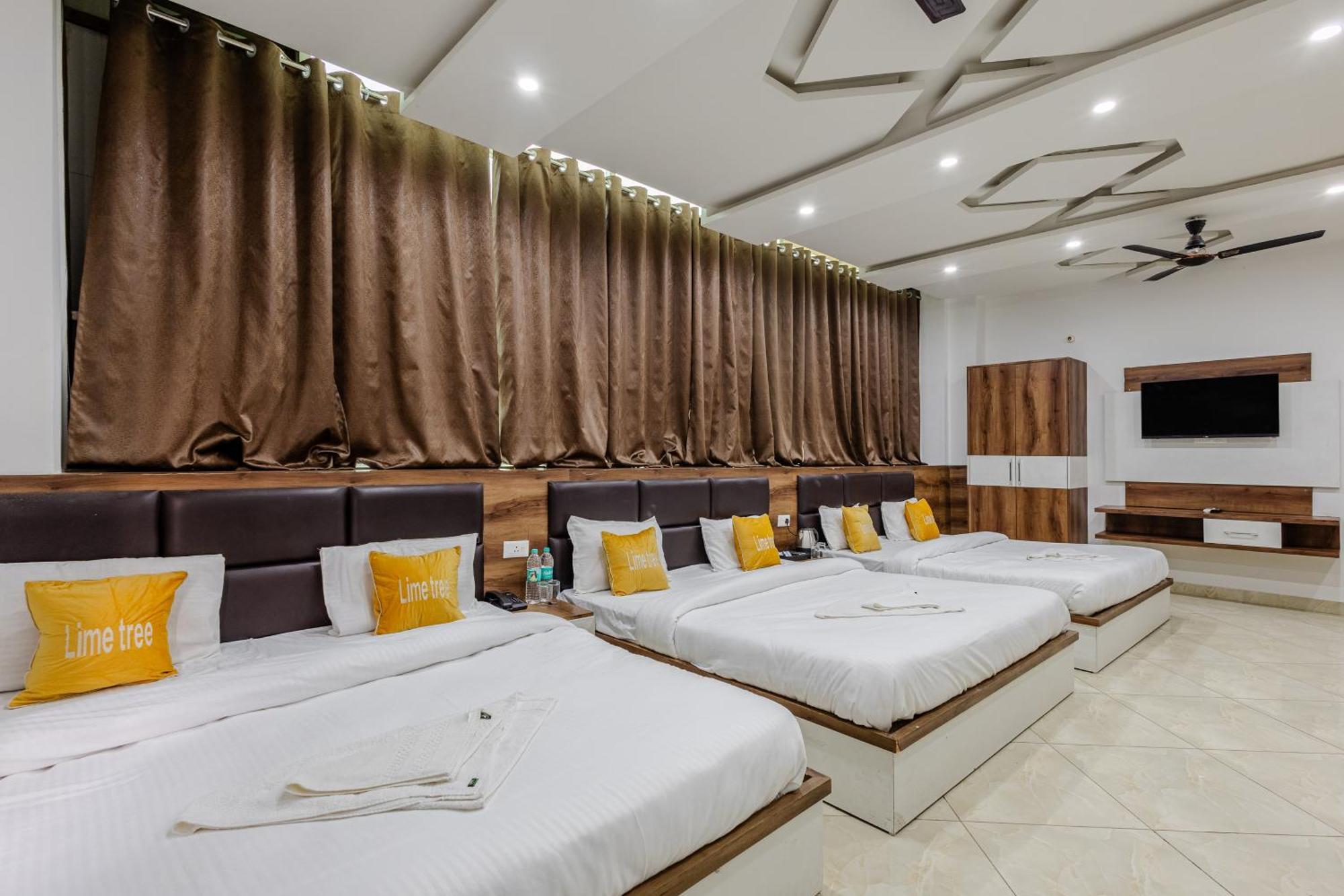 Lime Tree Hotel And Banquet Vrindāvan Exteriér fotografie